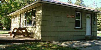 Cabins And Campground At Cultus Lake Park Otel Chilliwack Dış mekan fotoğraf