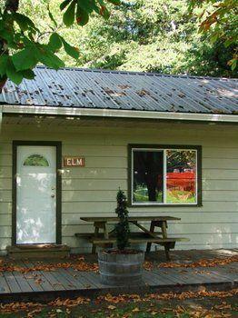 Cabins And Campground At Cultus Lake Park Otel Chilliwack Dış mekan fotoğraf